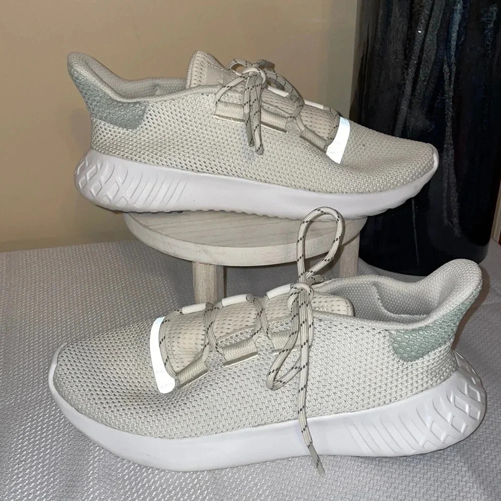 Adidas women’s sneaker 8.5 shoes tubular running mesh lightweight comfy chalk